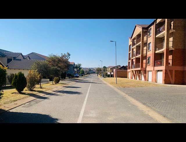 2 BEDROOM APARTMENT FOR SALE IN KOSMOSDAL